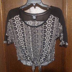 Wet Seal Black and White Patterned Women's Top